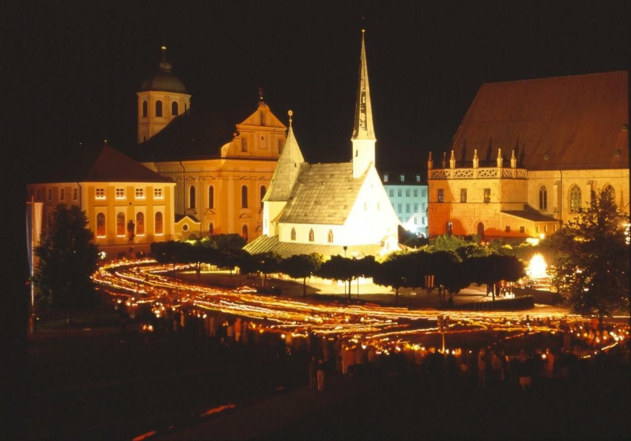 Gasthof Scharnagl Hotel Altotting Bagian luar foto